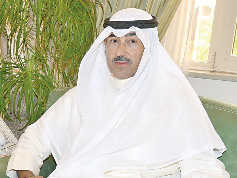 محافظ الأحمدي الشيخ فواز الخالد