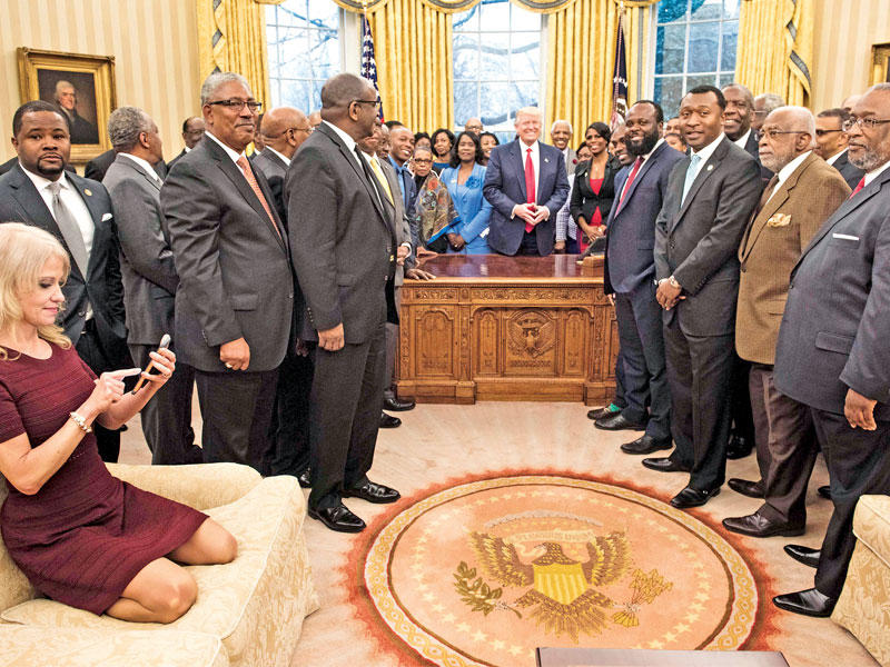 مستشارة ترامب كايليان كونواي في البيت الأبيض