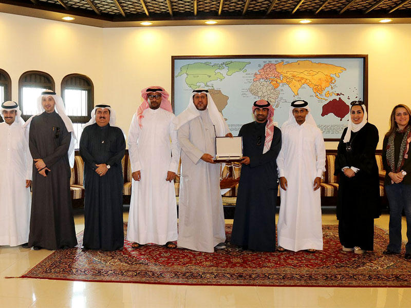  وفد مركز مجلس التعاون لدول الخليج العربية لإدارة حالات الطوارئ خلال زيارتهم لجمعية الهلال الاحمر الكويتي 