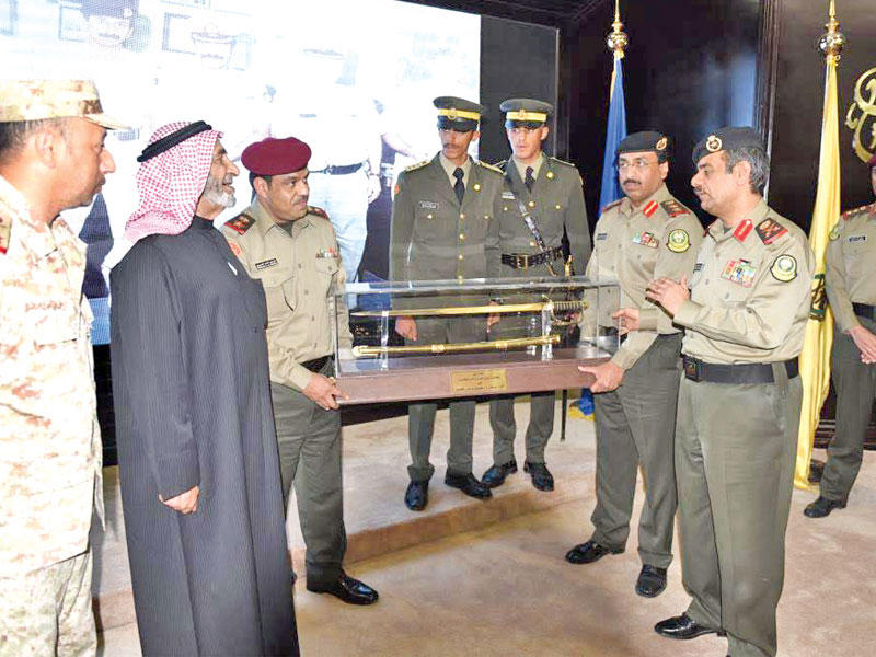 العوضي مكرماً البرجس