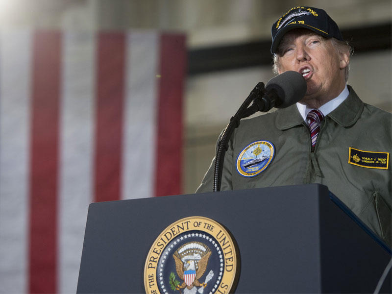  الرئيس دونالد ترامب