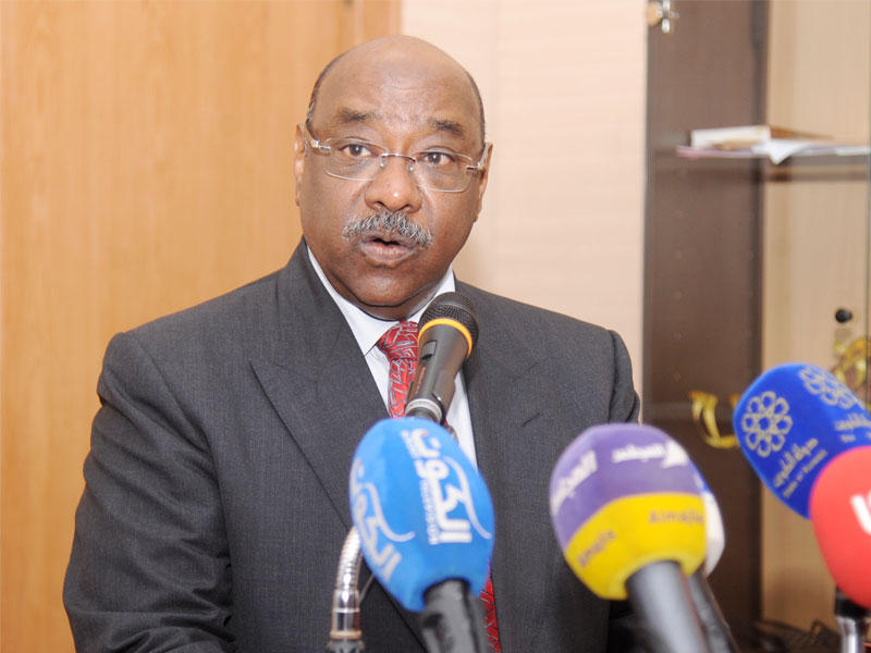  الوكيل المساعد لشـــؤون التخطيــــط والجــــودة وشؤون الخدمــــات الطبيــــة المسانـــــدة د. محمد الخشتي