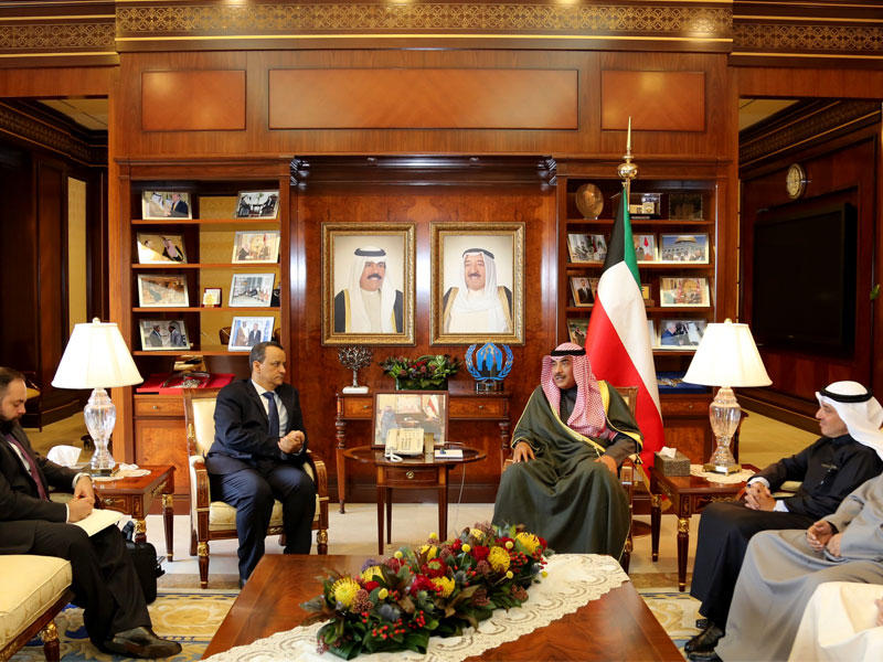  الشيخ صباح خالد الحمد الصباح النائب الأول لرئيس مجلس الوزراء ووزير الخارجية خلال لقائه المبعوث الخاص للأمين العام للأمم المتحدة إلى اليمن اسماعيل ولد الشيخ أحمد 