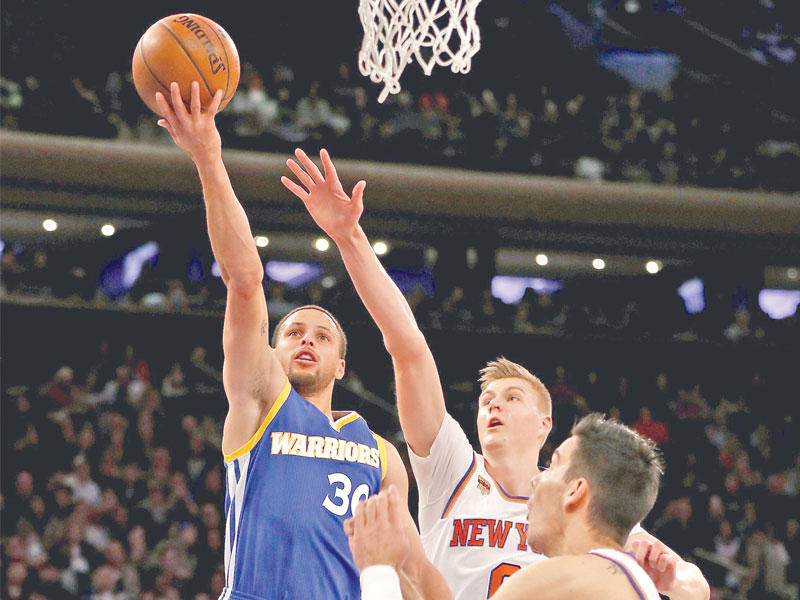 جانب من لقاء ووريرز ونيكس