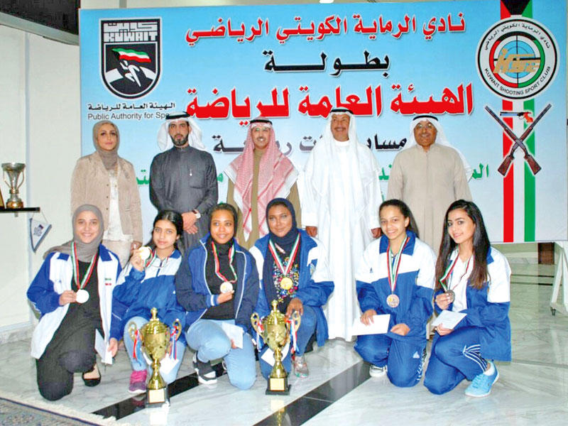 تتويج الراميات الفائزات في بطولة الهيئة العامة للرياضة للرماية