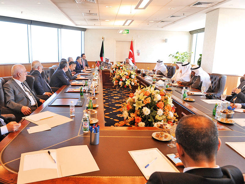 المطاوعة خلال اجتماعه مع رئيس محكمة التمييز التركية