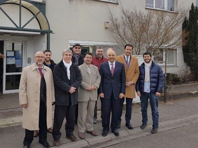 سعادة سامي السليمان سفير دولة الكويت لدى فرنسا قام بزيارة لإقليم الألزاس حيث تفقد مركزي النور والأندلس و التقى الطلبة الكويتيين