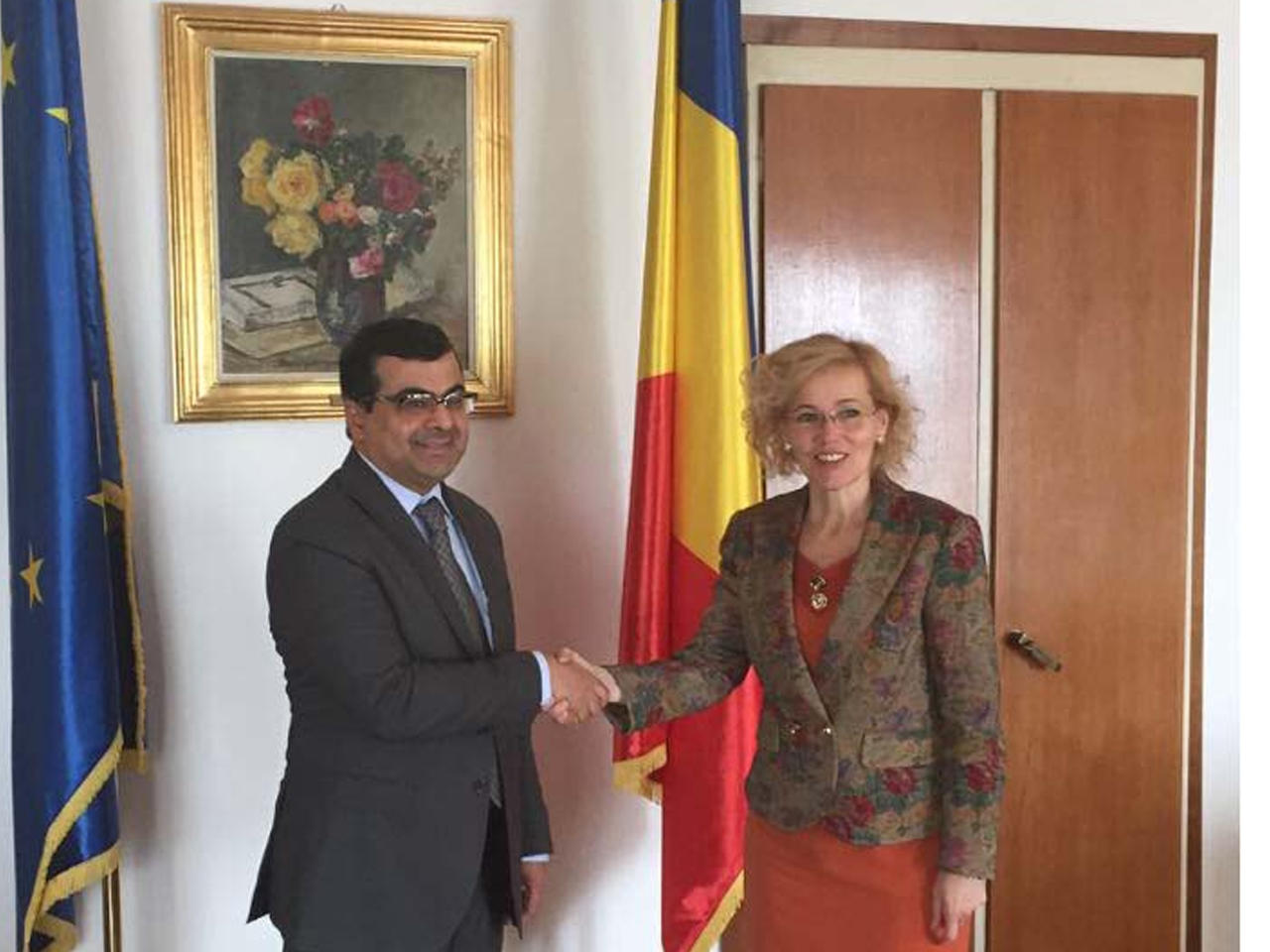 سفير دولة الكويت لدى رومانيا طلال منصور الهاجري خلال لقاءه مع رئيسة لجنة السياسة الخارجية بمجلس الشيوخ الروماني السيدة بايرو روزاليا