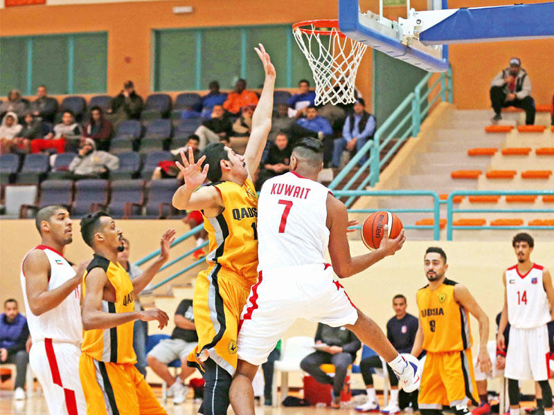 جانب من اللقاء الأخير بين الكويت والقادسية