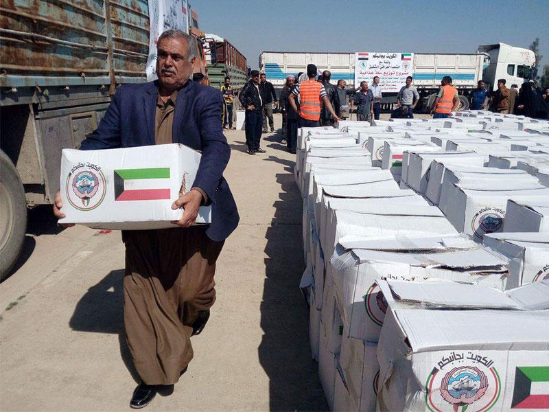 المساعدات الغذائية التي تسلمها النازحين في ديالى بالعراق