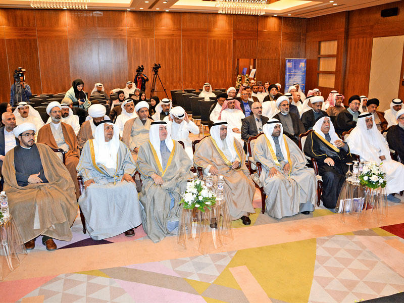 الجبري يتوسط الحضور في الحفل الختامي