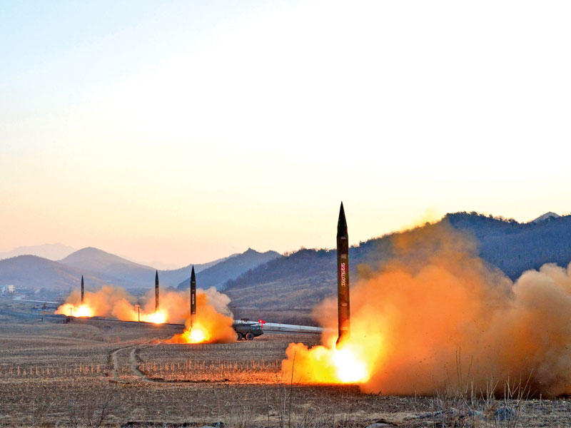 صورة وزعتها وكالة الأنباء الكورية الشمالية للصواريخ التي جربتها بيونغ يانغ