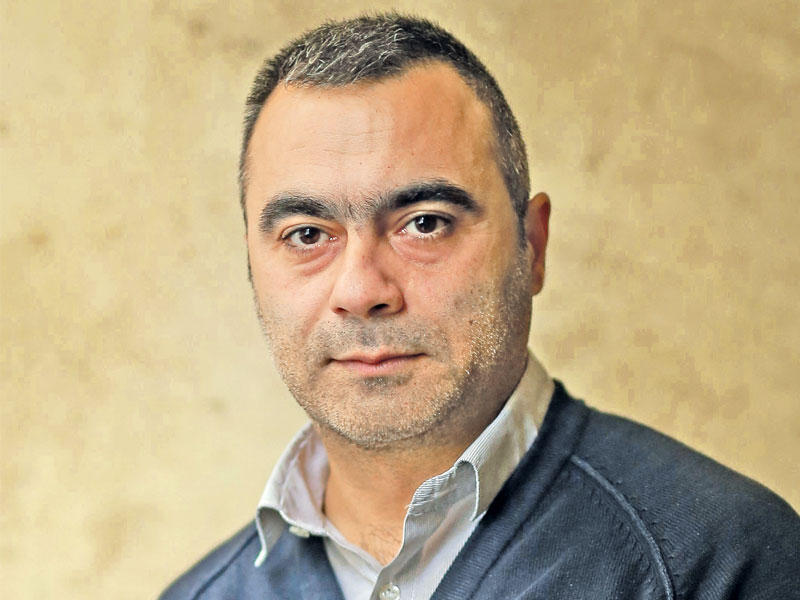 الشاعر اللبناني علي حمام