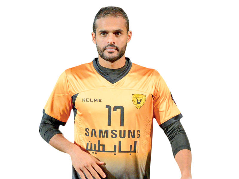 بدر المطوع لاعب فريق القادسية لكرة القدم