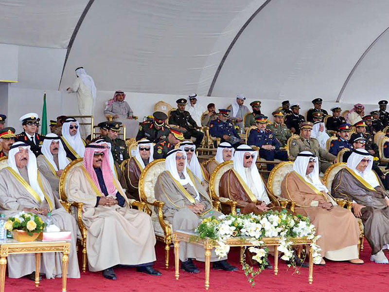 الأمير وولي العهد وكبار الحضور