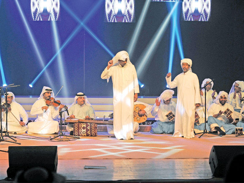 جانب من فقرات فرقة العميري