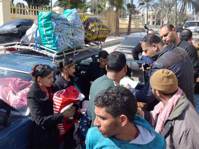 مسيحيون مصريون يغادرون سيناء بعد التهديدات الأخيرة التي تلقوها من «داعش»