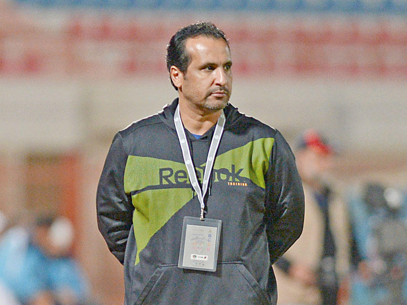 مدرب الفريق الاول لكرة القدم بنادي النصر ظاهر العدواني