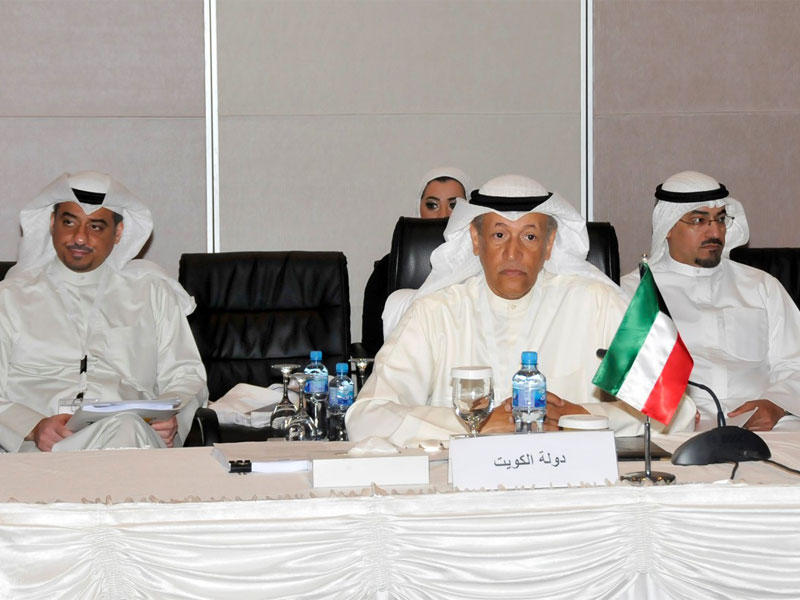  نائب رئيس مجلس ادارة جمعية الهلال الاحمر الكويتي انور الحساوي أثناء الاجتماع التحضيري للجنة كبار المسؤولين في هيئات وجمعيات الهلال الأحمر في مجلس التعاون لدول الخليج العربية 