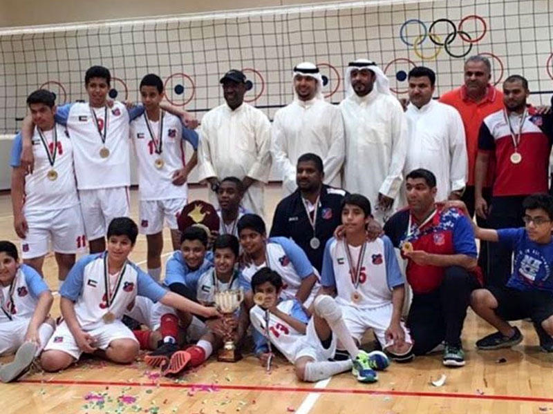 براعم الأبيض خلال التتويج