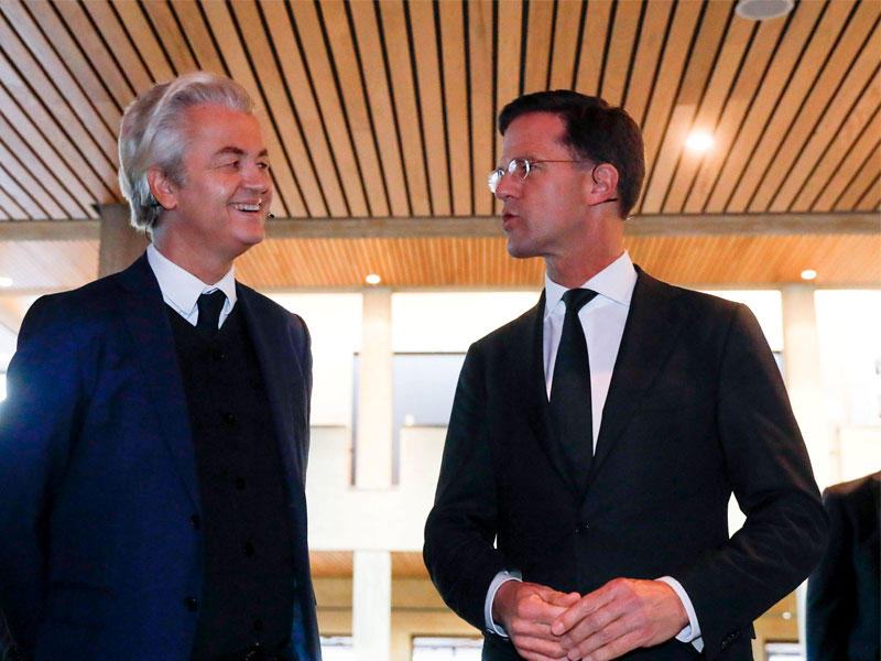 رئيس الوزراء الحالي مارك روتي وفيلدرز مع خيرت فيلدرز