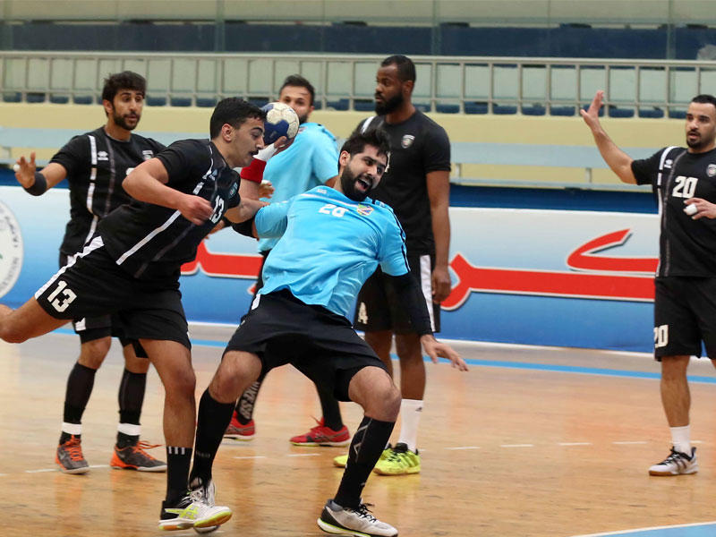 مهدي القلاف قائد الفريق الأول لكرة اليد بنادي السالمية