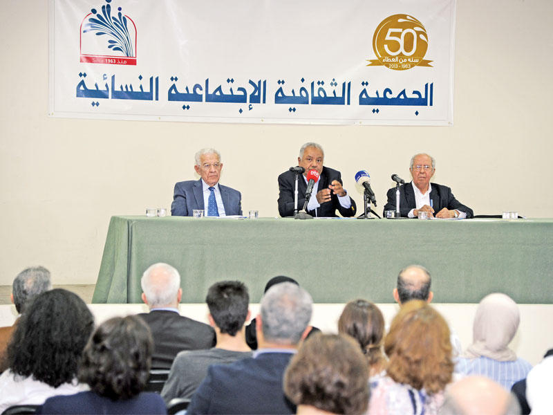 النجار متحدثاً في ندوة «مئوية إعلان بلفور»