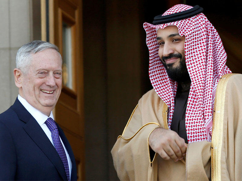 وزير الدفاع الأمريكي جيمس ماتيس  وولي ولي العهد ووزير الدفاع محمد بن سلمان في البنتاغون في واشنطن