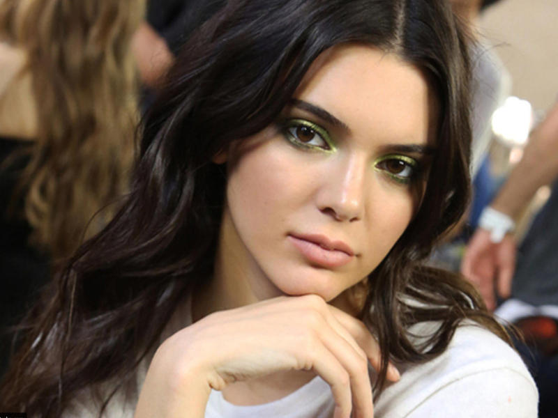  العارضة الشهيرة كيندل جينر 