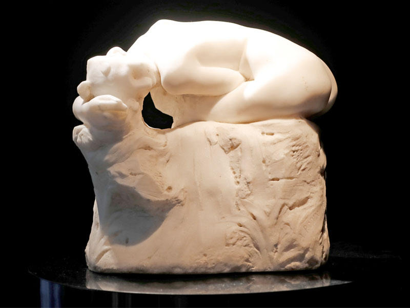 تمثال أندروميدا لرودان 