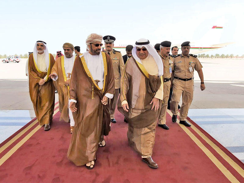 الجراح مستقبلاً نظيره العماني