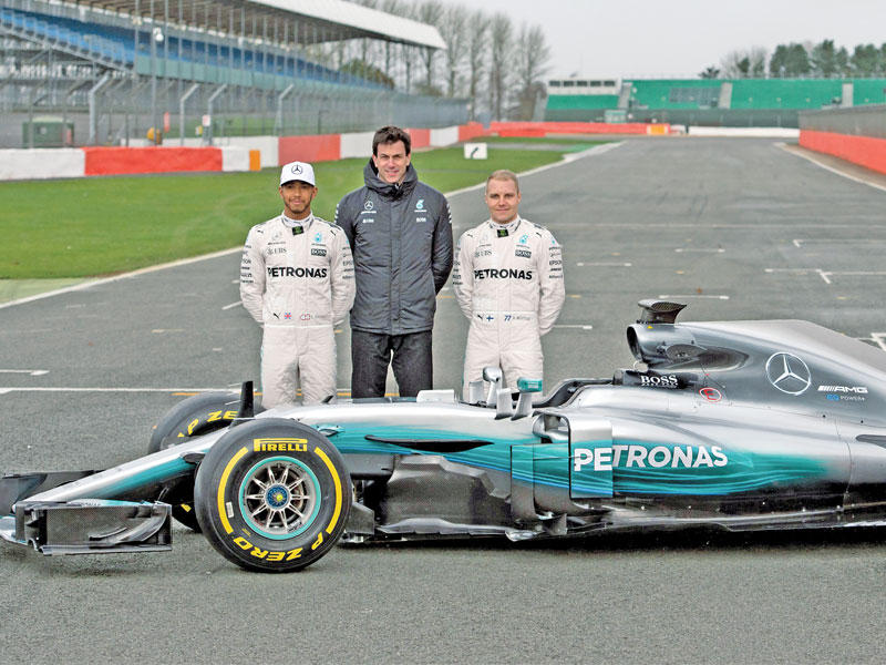 فولف يتوسط بوتاس وهاميلتون