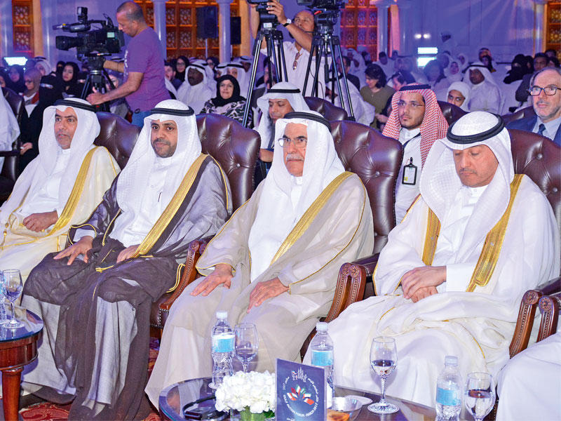 الجبري والجلاهمة في مقدمة الحضور