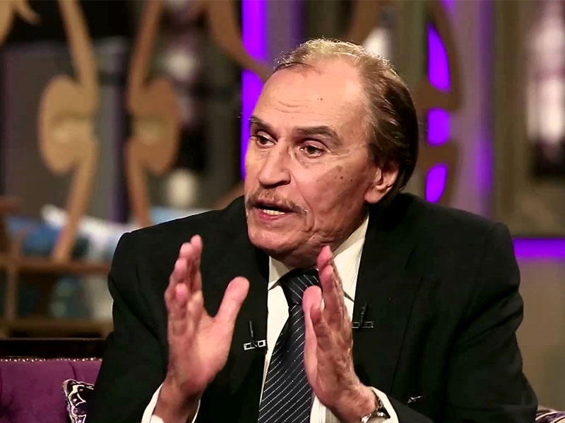  الفنان عزت العلايلي