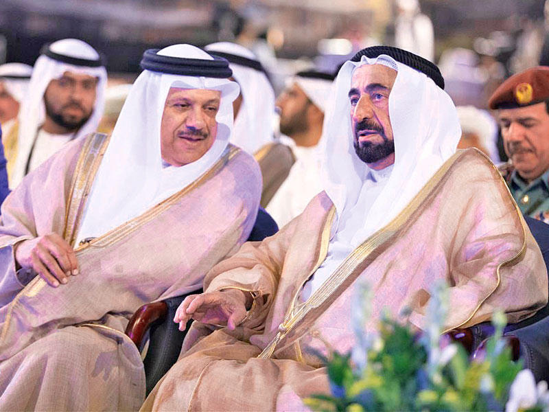 حاكم الشارقة والزياني خلال المنتدى اليوم