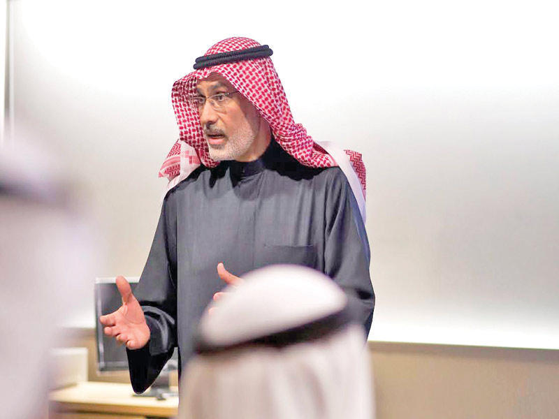 مدير ادارة مركز تطوير المناهج والبرامج في الهيئة العامة للتعليم التطبيقي والتدريب د. طارق التويم