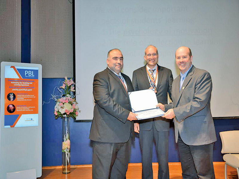 من اليمين أولتس وجيغر وغيث