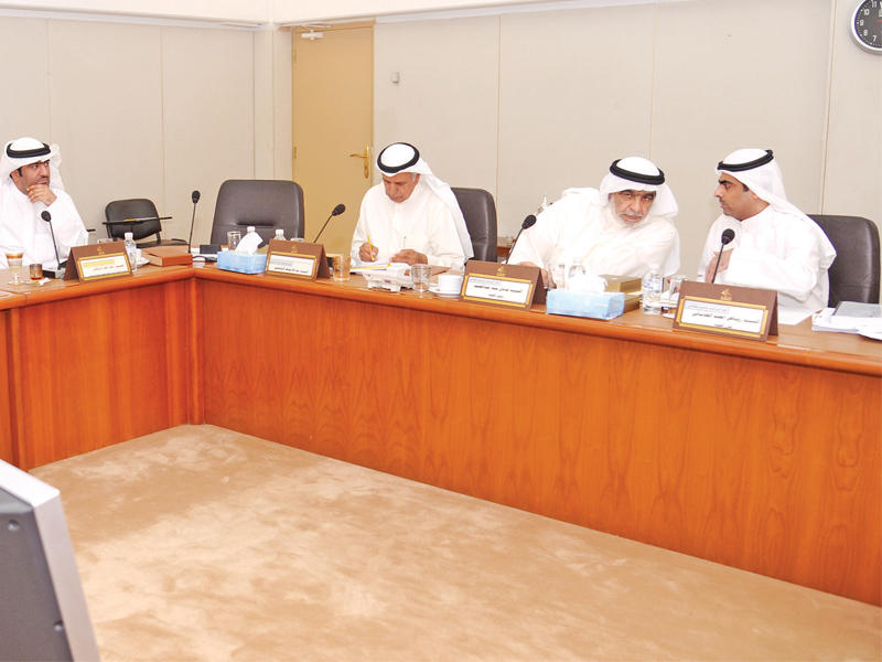 لجنة الميزانيات خلال اجتماعها مع صندوق المشروعات الصغيرة (1-2)