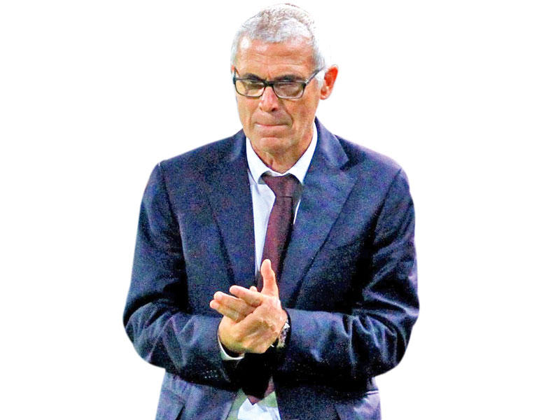 هيكتور كوبر المدير الفني للمنتخب المصري الأول لكرة القدم 