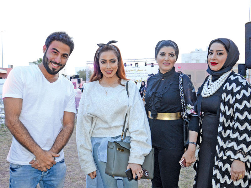 مها القلاف وريما وفاطمة المؤمن وعبودكا