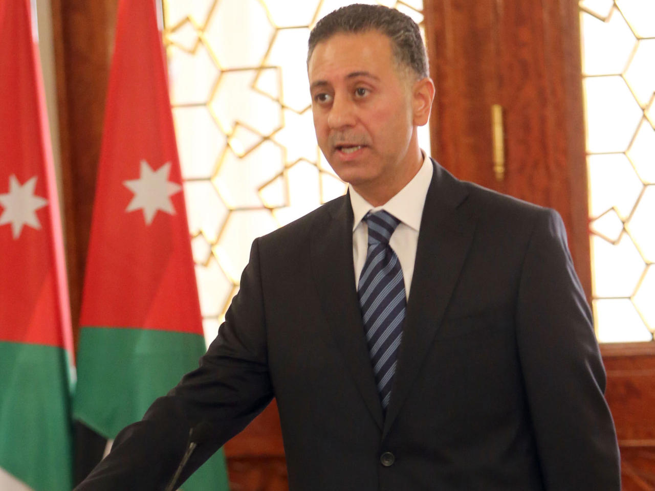 وزير الصناعة والتجارة والتموين الأردني يعرب القضاة