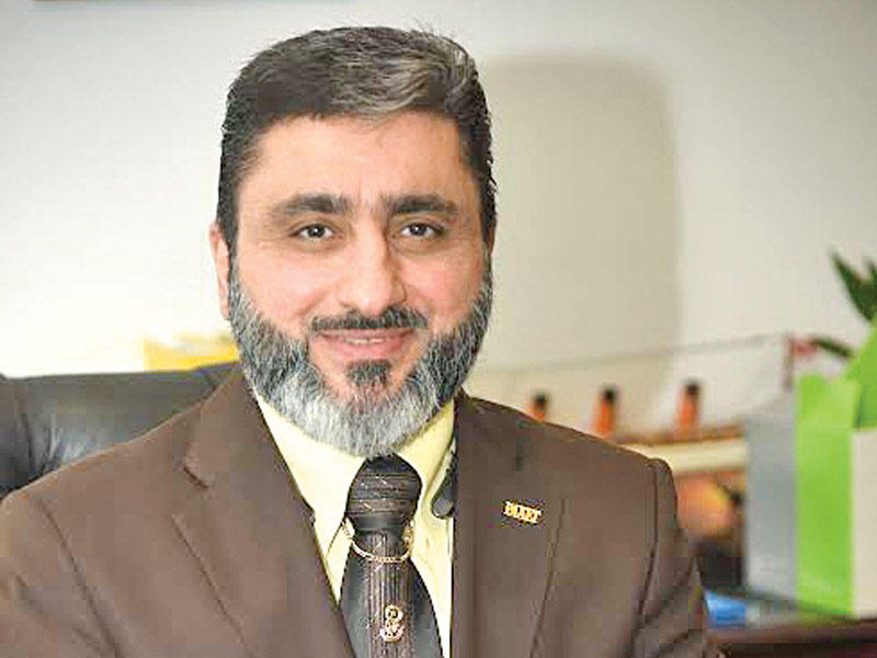  مدير المعهد العالي للاتصالات والملاحة في الهيئة العامة للتعليم التطبيقي والتدريب الكابتن منذر الكندري