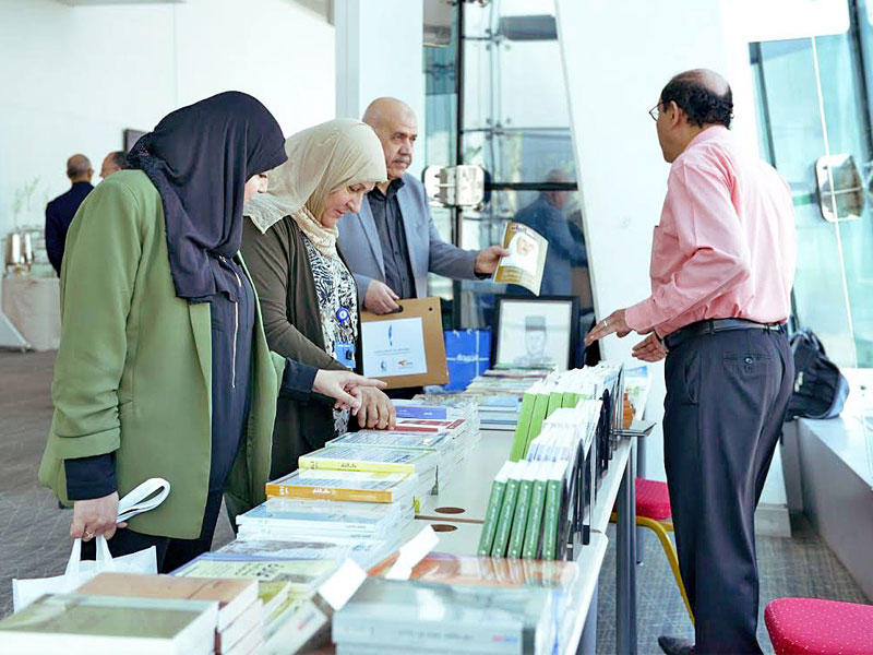 جانب من معرض الأدب الكويتي المعاصر