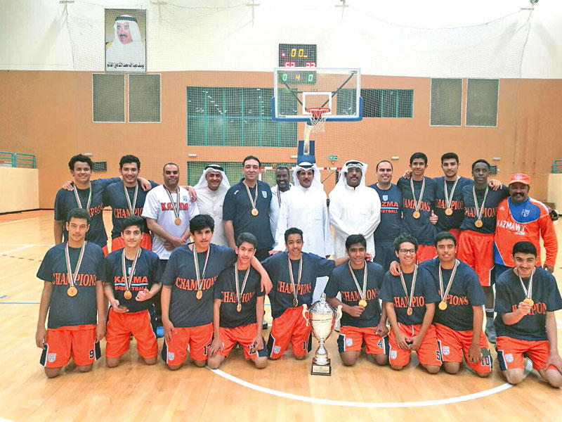 صوره جماعية لفريق اشبال كاظمة