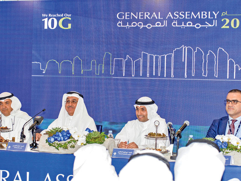 النفيسي خلال ترؤسه الجمعية العامة أمس 