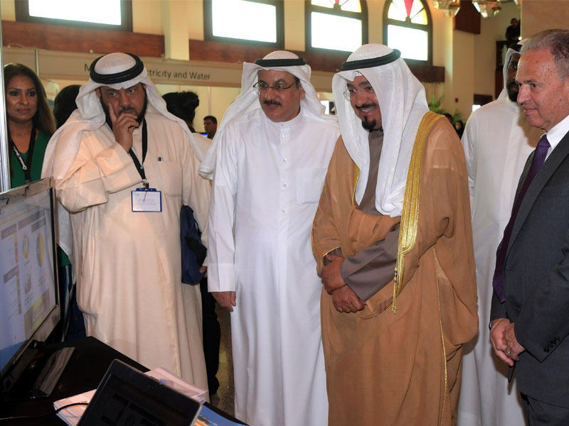 الشيخ أحمد العبدالله الصباح أثناء افتتاح مؤتمر الكويت التاسع لمستخدمي نظم المعلومات الجغرافية