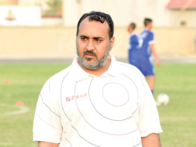 مدرب فريق الساحل لكرة القدم راشد البوص 