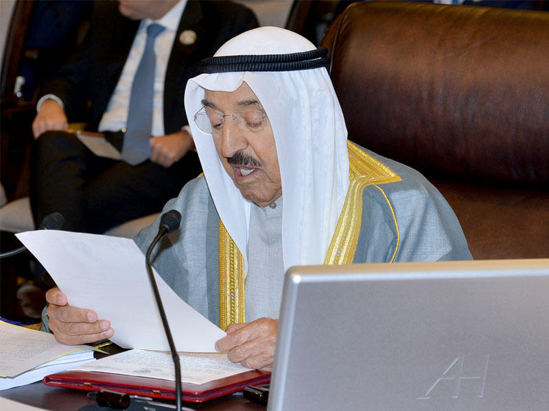 الأمير ملقياً كلمة الكويت أمام القمة العربية الـ 28 في الأردن 