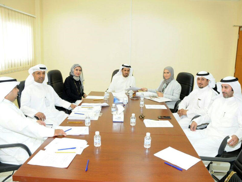 جانب من تسليم مختبر الأغذية لهيئة الغذاء 