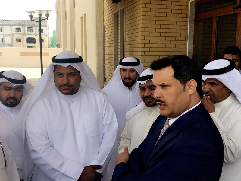 وزير الصحة د. جمال الحربي خلال الجولة التفقدية